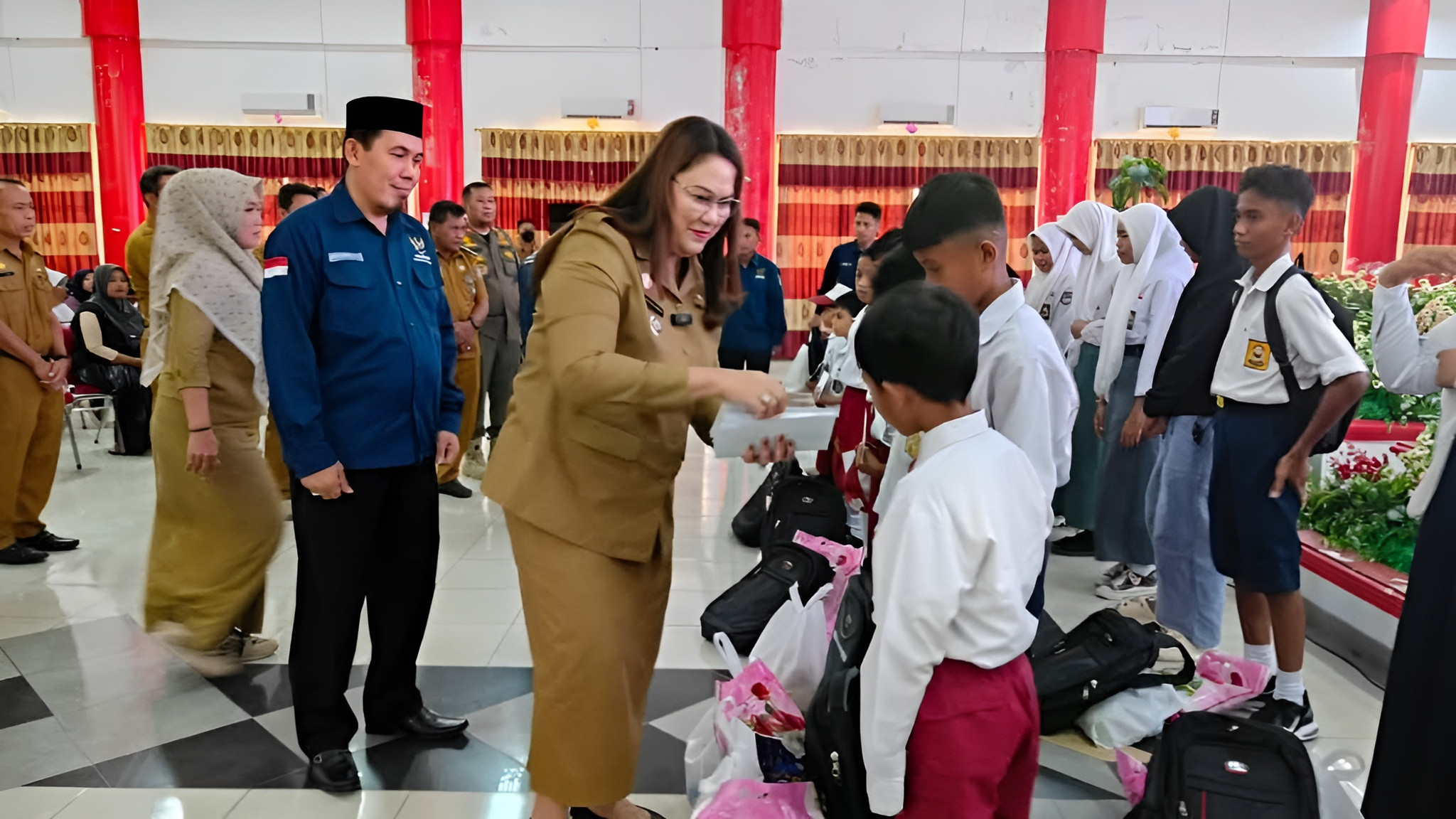 (14/07/2025) Pemkab Donggala dan Baznas Salurkan Santunan untuk Yatim dalam Peringatan Idul-Yatama 1447 H